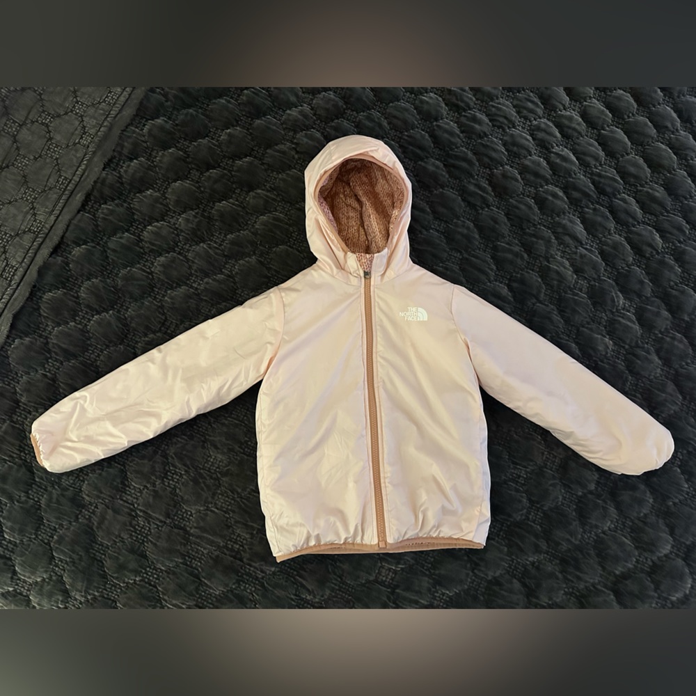 Girls’s reversible The North Face puffer Jacket, size 6T